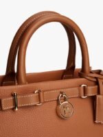 ⁦Tommy Hilfiger Shoulder Handbag For Women Camel⁩ - الصورة ⁦4⁩