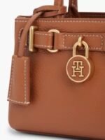 ⁦Tommy Hilfiger Shoulder Handbag For Women Camel⁩ - الصورة ⁦5⁩
