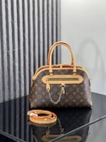 ⁦Louis Vuitton Cross Bag For Women⁩ - الصورة ⁦3⁩